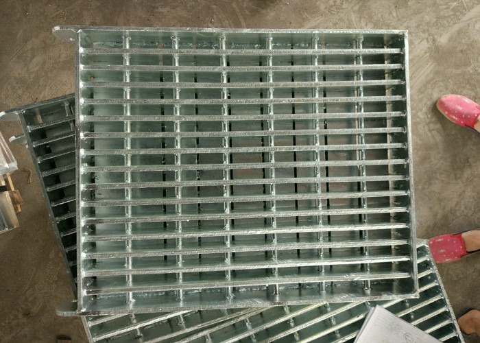 Industrial Galvanized Steel Walkway Grating Hot Galvanized Strong Impact for sale