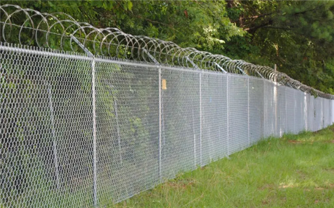 50 Ft Length Chain Link Mesh Fence Diamond Wire Coiled And Accessories for sale