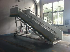 Best Stable Aircraft Passenger Stairs 4610 kg Rear Axle Carrying Capacity wholesale