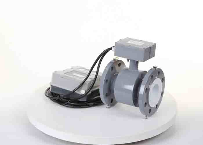 Best Remote Electromagnetic Type Flow Meter , Water Utility Paddle Wheel Flow Meter wholesale