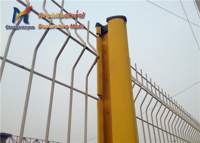 Best Yellow Metal Wire Mesh Fence 50mm 200mm 3d Curved Backyard Peach Post wholesale