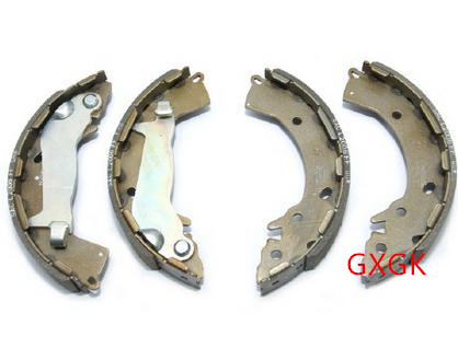 Cheap Rear hyundai accent genuine korean  car parts brake shoe kit oem 58305-0UA00 for sale