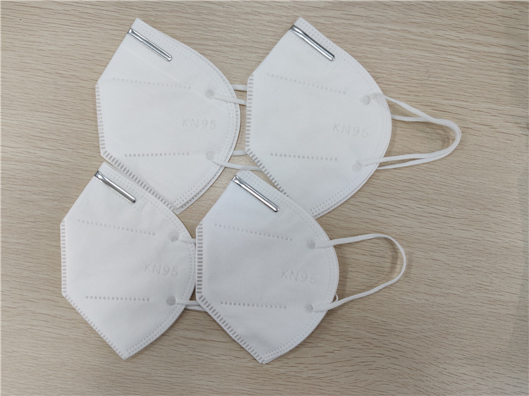 Best Adjustale KN95 Respirator Earloop Face Mask Folding 10*15cm Small Size wholesale