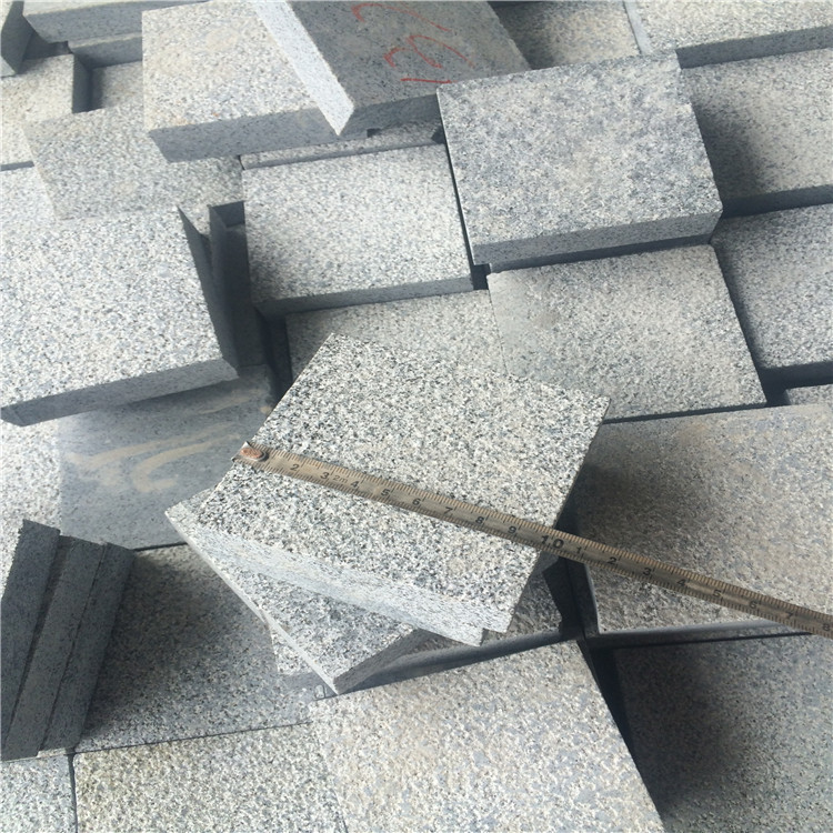 China Granite Dark Grey G654 Granite Cube Stone Bush Hammered Surface in Size for sale