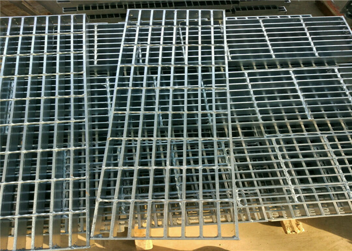 Twisted Galvanized Steel Bar Grating Smooth Flat Surface For Platform / Airport for sale