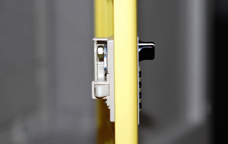 Best Yellow Door Employee Storage Lockers 4 Tier With Master Combination Padlock wholesale
