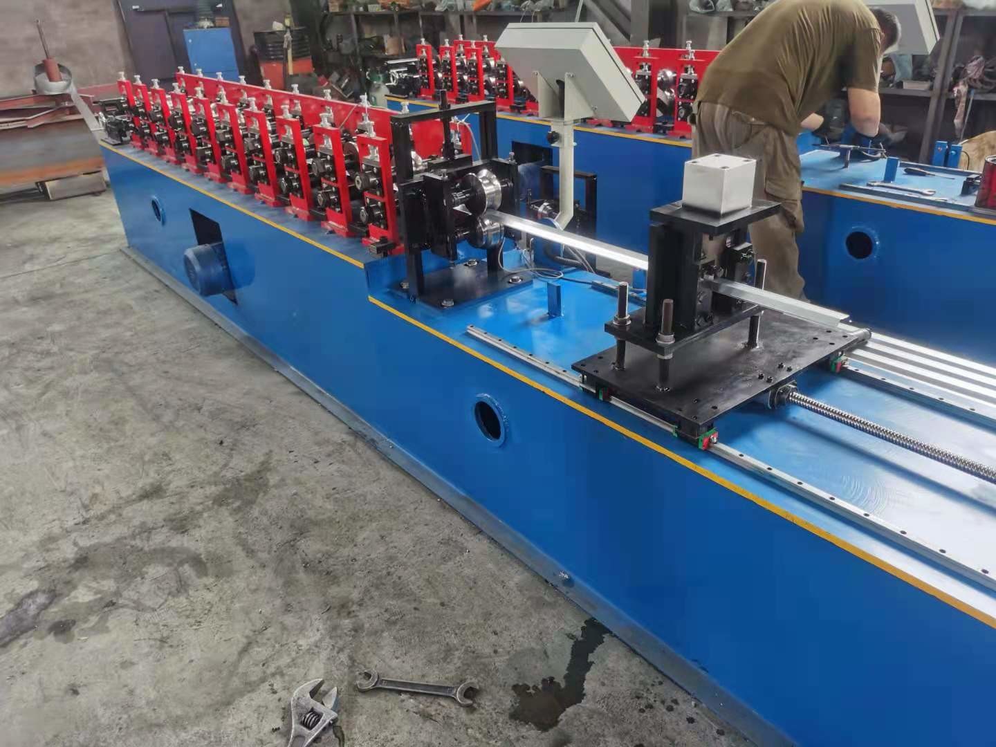 Best Omega 0.2mm Ppgi Ceiling Roll Forming Machine With No Stop Cutting System wholesale