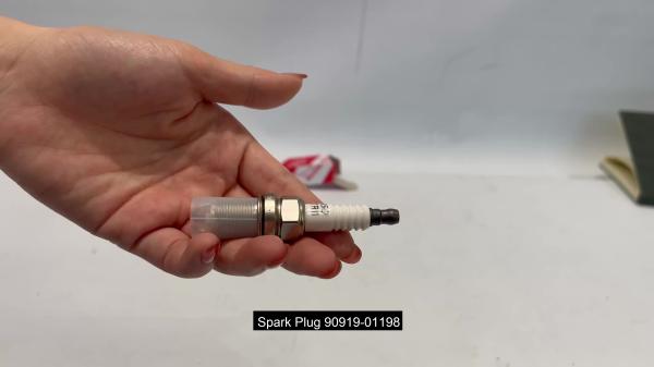 Cheap Car Parts Wholesale Spark Plug OEM 90919-01198 Performance Spark Plug For Cars Spare Parts Spark Plug for sale
