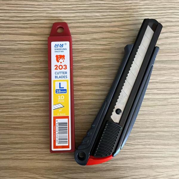 Precision and Durability 18mm Blade Shears for Crafting Professionals