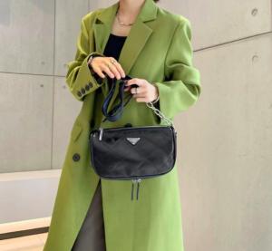 BSCI Black Chain Strap Shoulder Bag 26cm 5cm 13cm Rhombic