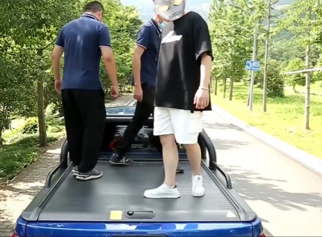 Waterproof Aluminum Alloy Electric Retractable Pickup Truck Bed Tonneau Cover for Ford Ranger T9