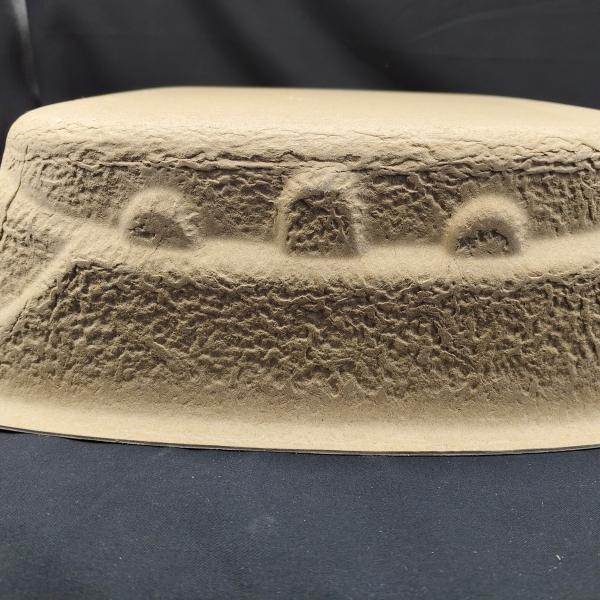 Direct supply from Chinese factories. Environmentally friendly disposable cat face-shaped cat litter boxes. Made of corrugated paper pulp molding, dry