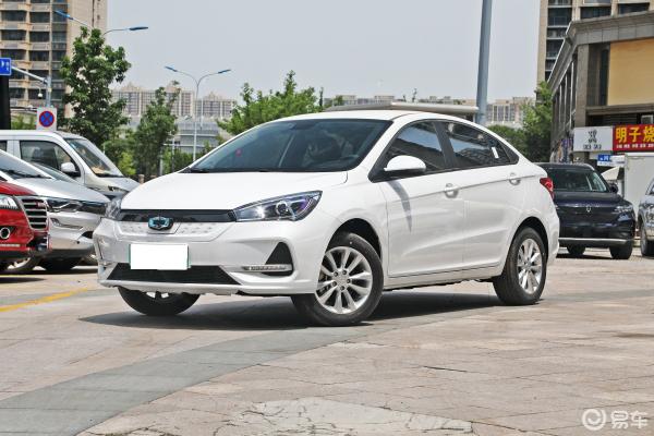 Cheap Battery Operated Electric Sports Car 120kw Motor 4 Wheel Electric Car with Four Seats Five Doors for sale