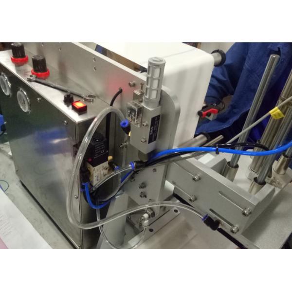 Semi-automatic flat labeling machine