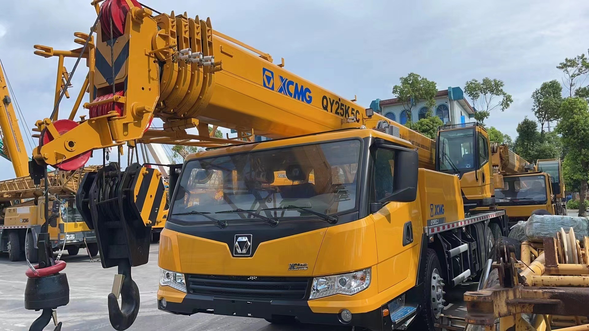 25 Ton Used Truck Cranes Second Hand XCMG Truck Crane