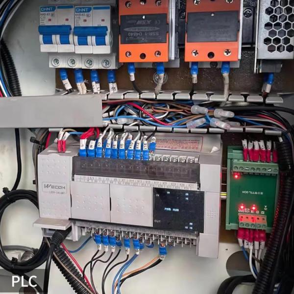 Intelligent Full Automatic Pillow Packing Machine LCD Display PLC Control