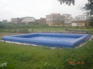 China Giant Inflatable Water Pool With CE Air Pump For Rental Business on sale