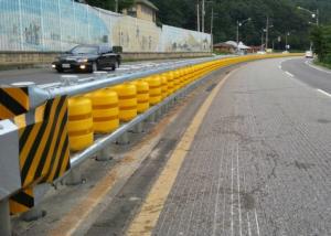 China Anti Collision Safety Roller Barrier Better Flammability For Intricate Crossroads on sale