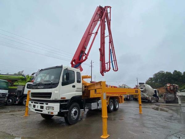 Cheap 38m Second Hand Pump Truck Putzmeister Used Three Axle Isuzu Cement Pump Truck for sale