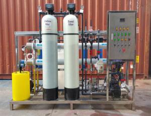 China Solar Powered Seawater Desalination Machine With Ro Uv Purifier 1000 Liter on sale