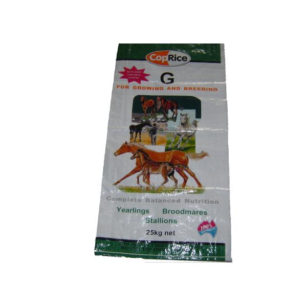 Anti Slip Surface Woven Polypropylene Feed Bags Printed Feed Sacks With Top Hemming