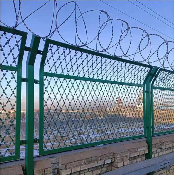 Coil Barbed Welded Razor Wire Mesh BTO 22 10mm Length For Highway