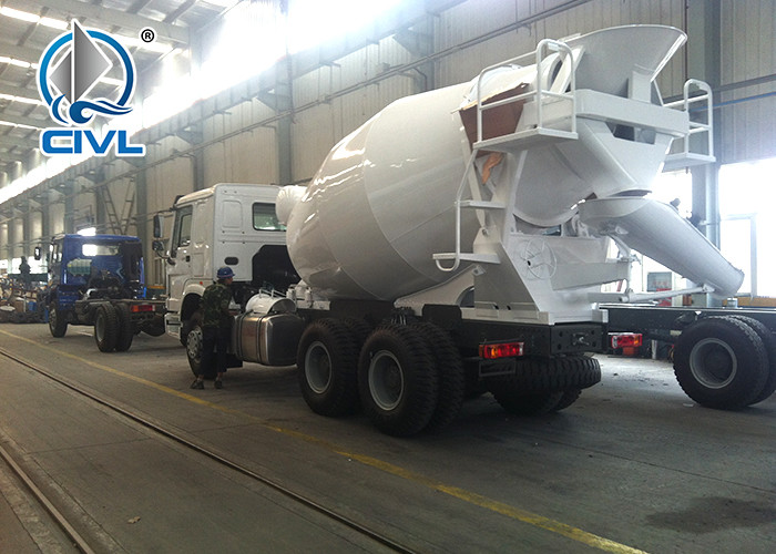 Sinotruk HOWO 6x4 Concrete Mixer Trucks Concrete Mixing Equipment in White,8 Cubic Meters