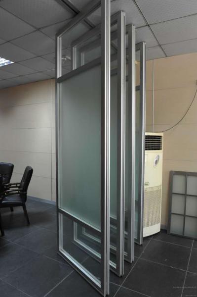 Cheap Hanging Bottomless Rail Movable Folding Sound Insulation Glass Partition Wall for sale