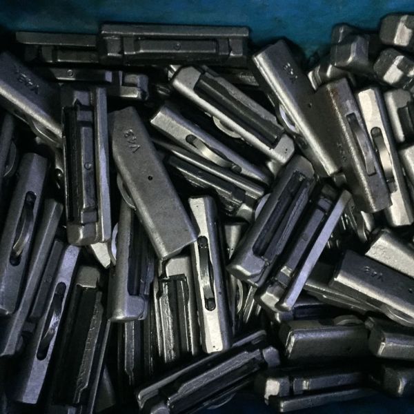 Excavator Bucket Teeth Pins For V13 V17 V19 V20 V23 V33 V43 V51 V61 V69 V71