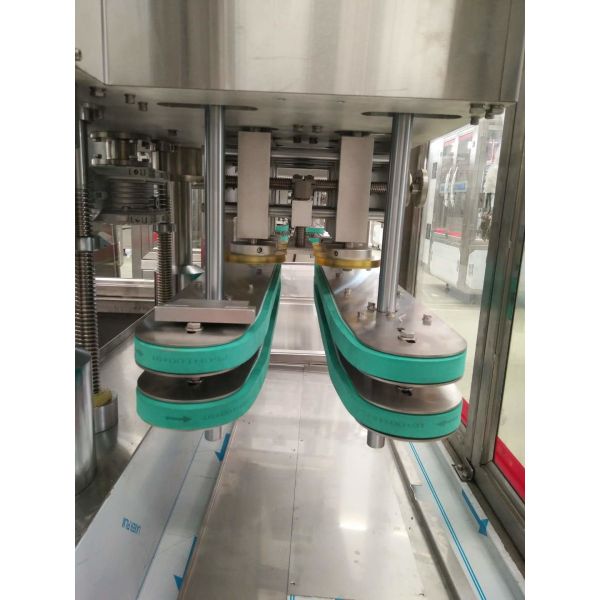 High Speed Automatic Capping Machine 6 Wheels Linear Capping Machine