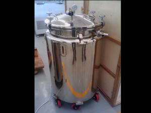 China Stainless Steel Medicine Mixing Tanks / Keep Temperature By Water / 500L on sale