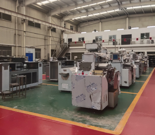 Precise Plunger Control Softgel Capsule Filling Machine Siemens PLC Power 15 KW