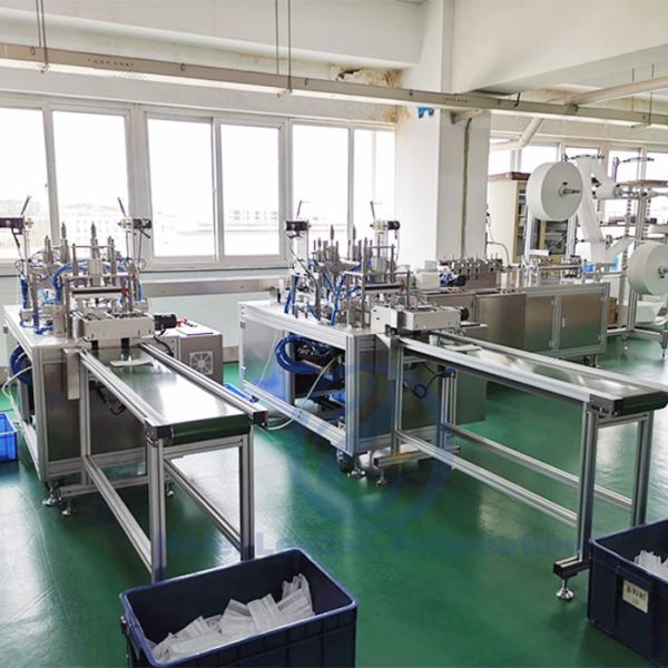 Non Woven Mask Making Machine / 3 Ply Disposable Mask Machine High Stability