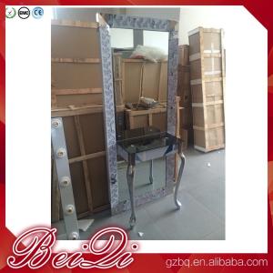 China Dressing table with light mirror used beauty salon furniture gold frame hair salon station mirror on sale