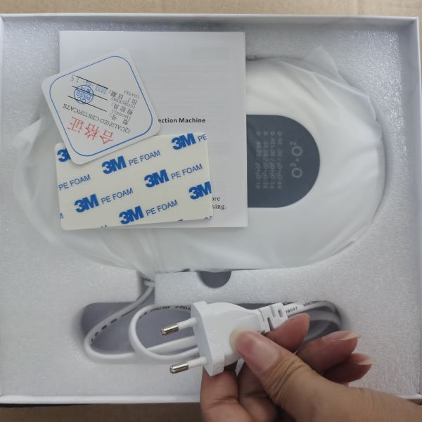 White 8w ABS Portable UV Air Purifier With Ionizer