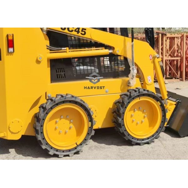 0.4m3 Skid Steer Loader JC45GH Pilot Control 36.7kw with Optional Solid Tire