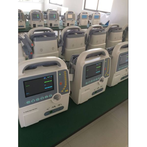 Medical Emergency Mechanical Ventilator machine / ICU Portable Ventilator