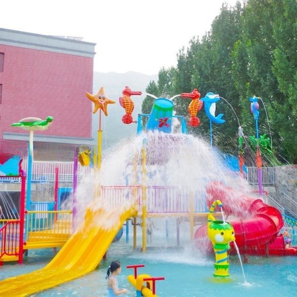 Family Interactive Water Park Playground with Closed Spiral Slide