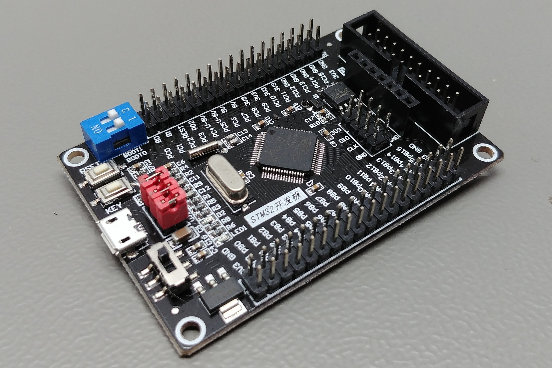 MICROCHIP MCP2210 IC Plastic Memory For Electronic Components Custom Integrated Circuits