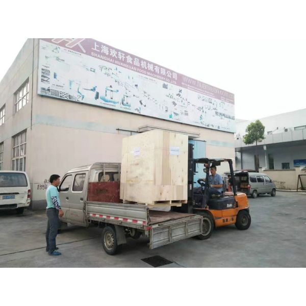 Small Scale Gummy Candy Manufacturing Equipment , Lollipop Making Machine