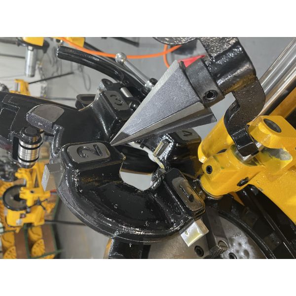 Electric Automatic High Speed Pipe Threading Machine 815A Die Head SQ50E