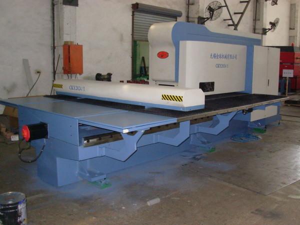 Cheap High Precision Sheet Metal Hole Punch Machine Hydraulic CNC Industrial for sale