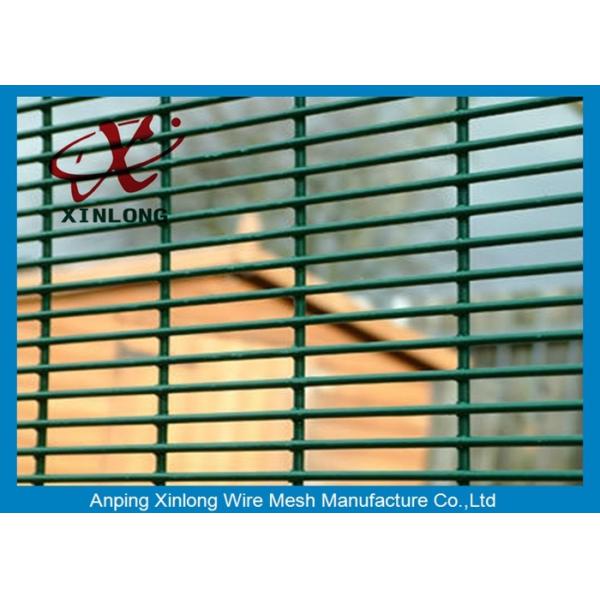 4.0mm Low Carbon Iron Wire PVC Coated 358 Security Fence For Prison