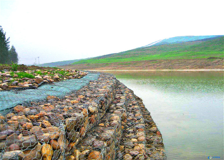 Iron Heat Treated Galvanized Gabion Box / Hexagonal Gabion Wire Mesh