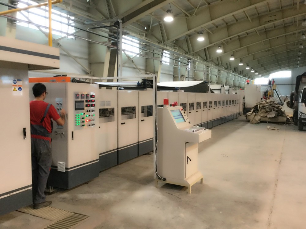 Heavy Duty Corrugated Cardboard Making Machine High Speed 150 M/Min Touch Screen Display