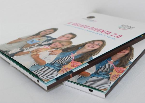 Cheap 5" Advertising Video In Print Brochure with USB cables , Rechargeable buttons for sale