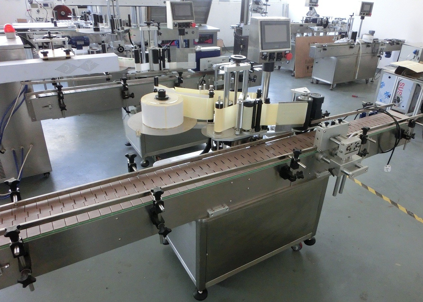 Fully Automatic Labeling Machine Positioning Label Round Bottle Self-Adhesive
