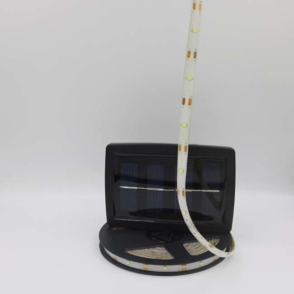 2700K 3W DC3.7V LED Solar Security Light