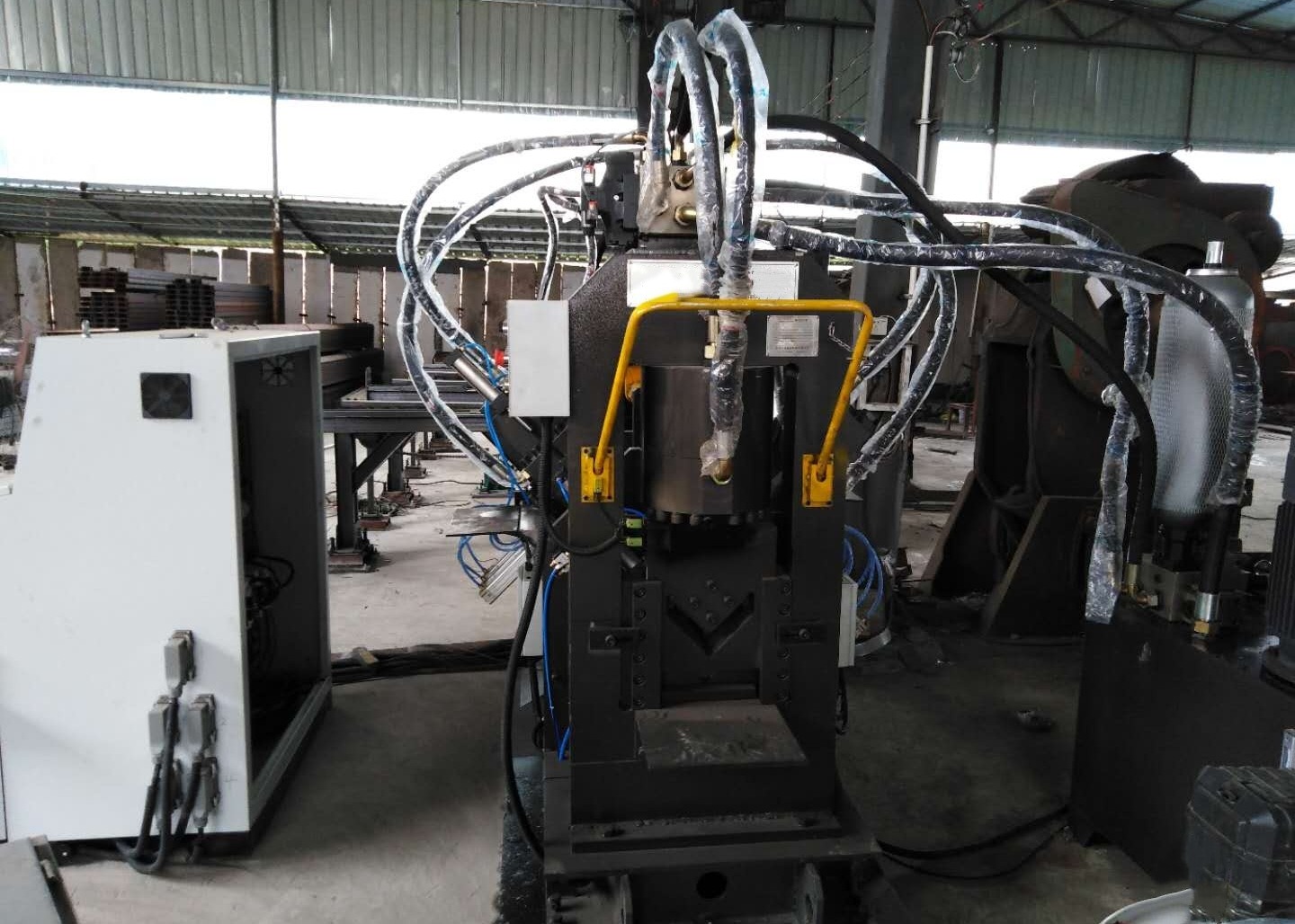 Cross Arms Hoops In Electric Power Tower Iron Accessories Use CNC Punching Machine For Flat Steel