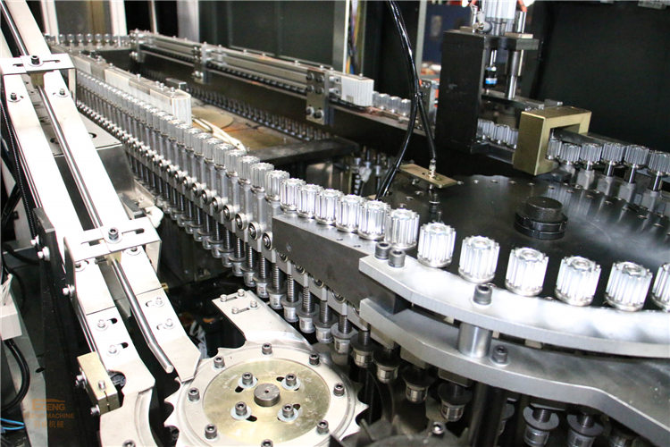 6 Cavity PET Bottle Stretch Blow Moulding Machine 2000 Ml Full Automatic